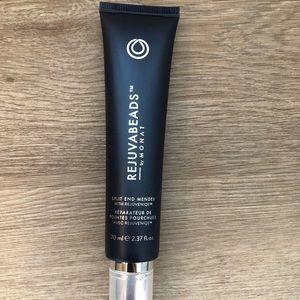 Rejuvabeads from Monat! Award winning split end mender with clean ingredients.